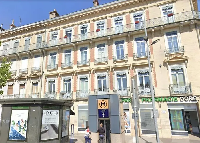 Le Halle Aux Grains - Parking - Emplacement Idéal
